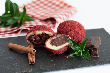 KNEDLE PUNJENE TOPLJENOM ČOKOLADOM Tradicionalna poslastica na moderan način