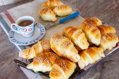 KIFLICE SA JOGURTOM SE SMAŽU ODMAH Kad ih jednom probate zaboravićete na pekaru