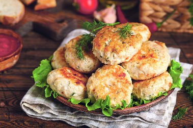 FAŠIRANE ŠNICLE PO RECEPTU ANE BEKUTE Iste kao one kafanske, a meso se lepi za prste