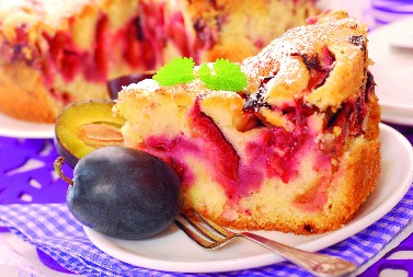 GRIZ KOLAČ SA ŠLJIVAMA BUDI NOSTALGIJU Recept za jednostavni desert na kome su odrasle generacije