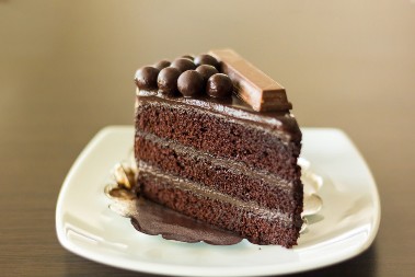 PARISKA TORTA OSVAJA NA PRVI ZALOGAJ Za prave ljubitelje čokolade, prepuna kora i kremastog fila