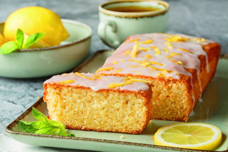 BAKIN KREMASTI KOLAČ SA LIMUNOM Pola pleha nestane dok pristavite kafu