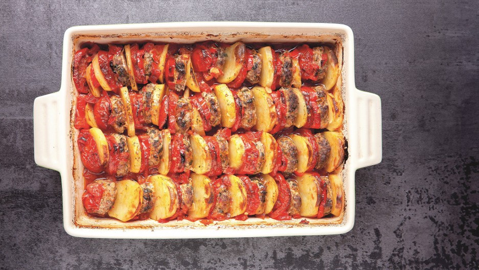 KROMPIR I POVRĆE IZ RERNE Klasik koji nikada ne izlazi iz mode, za brzi ručak kada nemate vremena