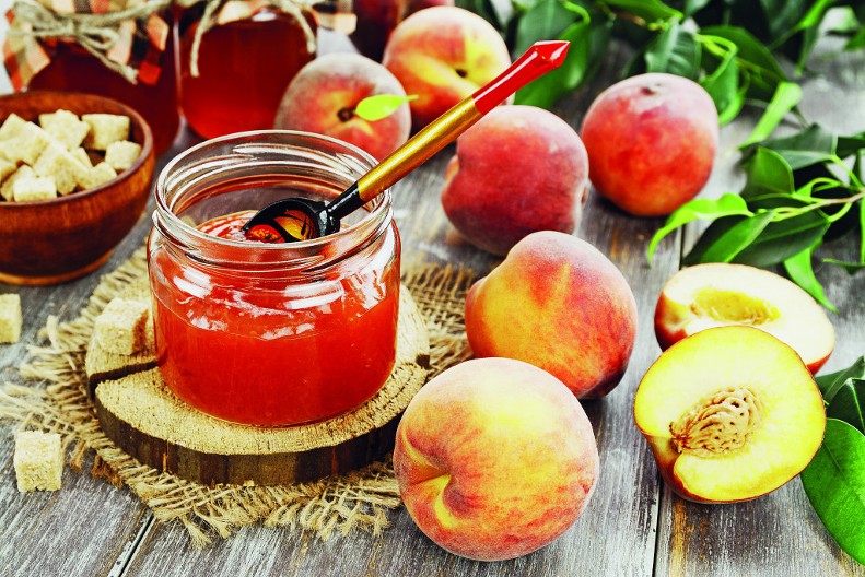 DŽEM OD BRESAKA SA BELOM ČOKOLADOM Gotov za manje od sat vremena, a rajskog ukusa