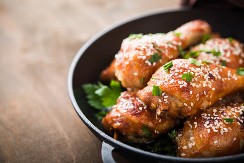 PILETINA SA SUSAMOM RAJ ZA NEPCA Gotova za pola sata, a hrskaviju niste jeli