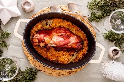 STARINSKI PODVARAK SA KOLENICOM Miris i ukus tradicije u svakom zalogaju