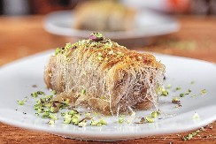 TRADICIONALNI RECEPT ZA KADAIF Baršunasti slatkiš sa orasima savršenog ukusa