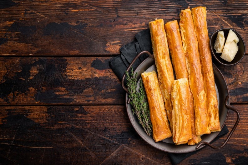 JOGURT ŠTAPIĆI SE SMAŽU U TRENU Spolja hrskavi i iznutra mekani, a prave se maltene sami