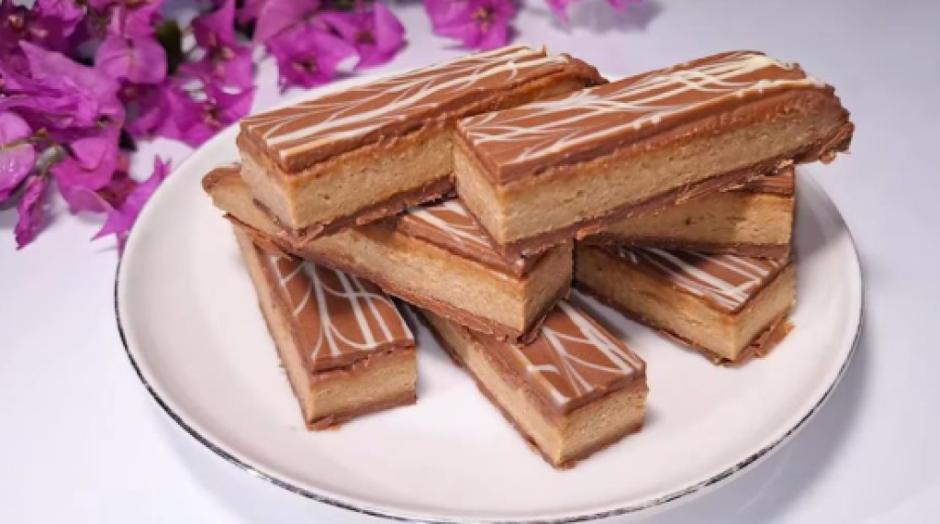 LAŽNE BAJADERE SA KEKSOM Prave se očas posla, a tope se u ustima