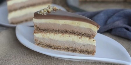 NEODOLJIVA KREMASTA POSLASTICA Mlečna čokoladna torta, suptilan ukus nežnog zadovoljstva