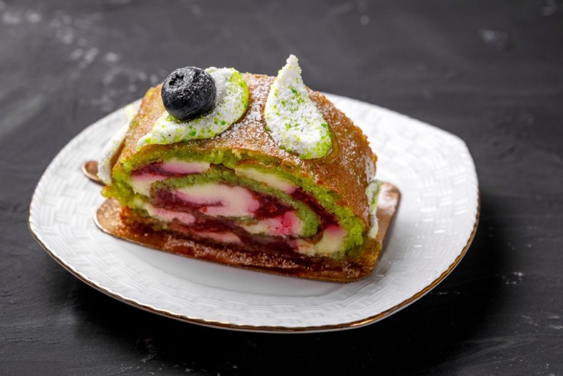 DUBAI ŠTRUDLA ZALUDELA DOMAĆICE NA MREŽAMA Mirisna i raskošna, a razvaljuje ukusom