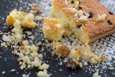 BRZA PROJA SA ČVARCIMA ZA IZNENADNE GOSTE Polovina se pojede dok je u plehu