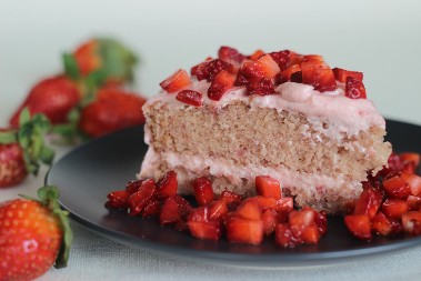 BRZA TORTA SA MALINAMA I PIŠKOTAMA ZA LENJE DOMAĆICE Gotova dok pristavite kafu