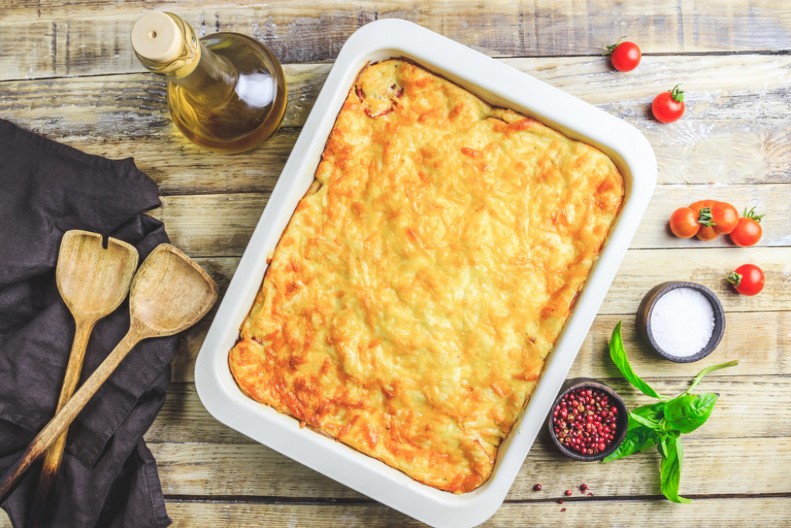 MUSAKA SA PŠENICOM I SUVIM ŠLJIVAMA Polovina nestane dok je još u plehu