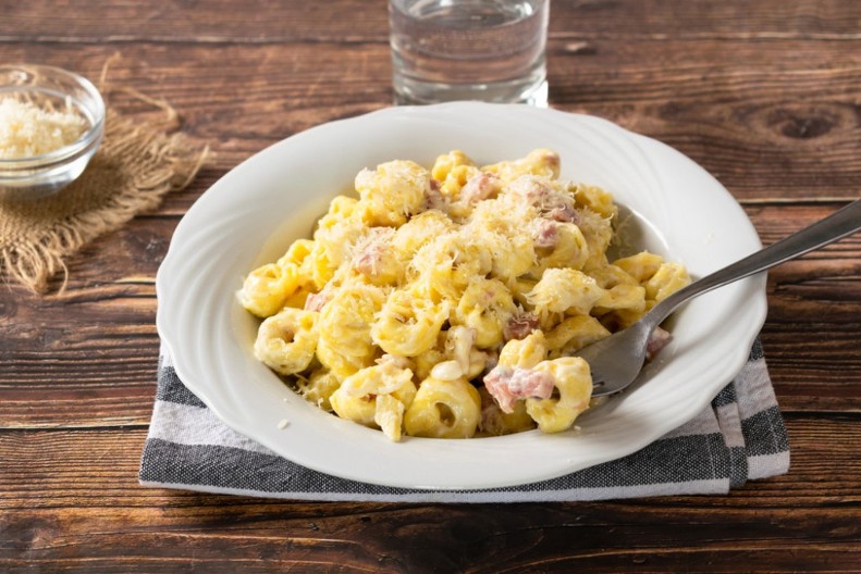 ZAPEČENI TORTELINI SA SIROM RAJ ZA NEPCA Zbog njih i sit postane gladan