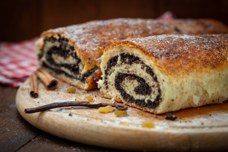 ŠTRUDLA SA MAKOM IZ BAKINE KUHINJE Kombinacija bez greške koja popravlja dan u trenu