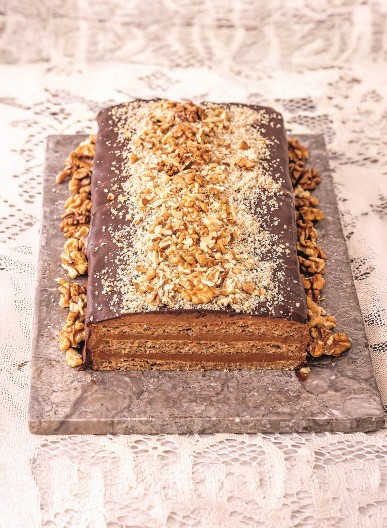 MANASTIRKA TORTA ZA SVETOG NIKOLU Prepuna oraha i čokolade, ni Reforma joj nije ravna
