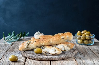 ŠTAPIĆI SA MASLINAMA ZA UŽINU KOJA SE PAMTI Kad ih jednom probate, zaboravićete na pekaru