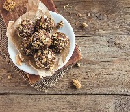 BANANA KUGLICE SE TOPE U USTIMA A vole ih svi od 7 do 107 godina