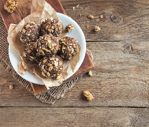 BANANA KUGLICE SE TOPE U USTIMA A vole ih svi od 7 do 107 godina