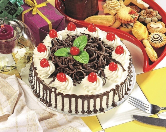 ŠVARCVALD TORTA NIKAD NE IZLAZI IZ MODE Vole je svi od 7 do 107 godina