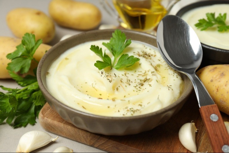 PIRE KROMPIR KAO IZ RESTORAN Bez grudvica i nikad kremastiji, a caka je u ovome