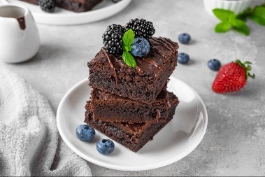 ČOKOLADNE KOCKE SA JOGURTOM BOLJE OD SVAKE TORTE Tope se u ustima