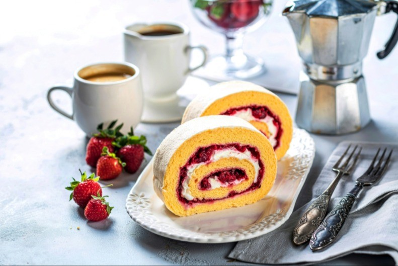 BAKIN ROLAT SA DŽEMOM BUDI NOSTALGIJU I mirisom i ukusom vraća u detinjstvo