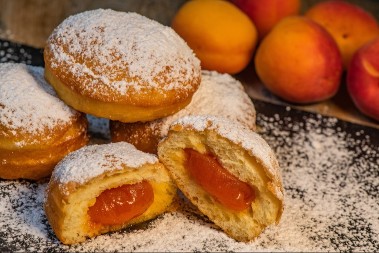 KROFNE SA DŽEMOM OD KAJSIJA Zbog njih i komšije dolaze nepozvane