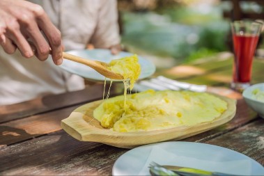 SMOČANI KAČAMAK SE POJEDE U SLAST Baš ovako ga prave u Crnoj Gori