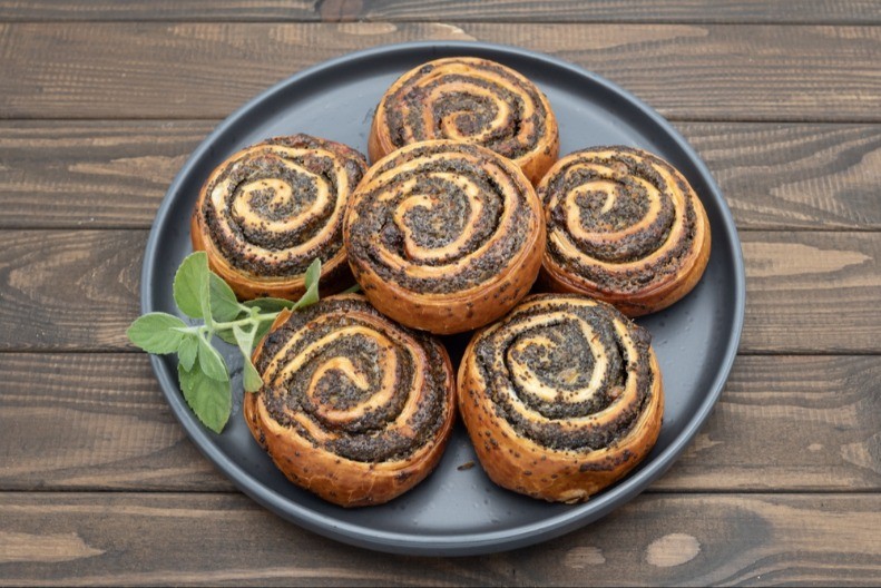 ROLNICE SA MAKOM ZA IZNENADNE GOSTE Gotove dok pristavite kafu