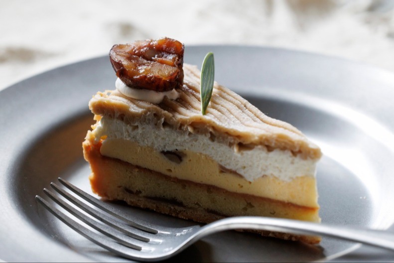 RUM TORTA ZA BOŽIĆ Svakim zalogajem mami na parče više