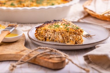 GURMANSKA PITA SA SIROM I MESOM Pojede se dok je u plehu