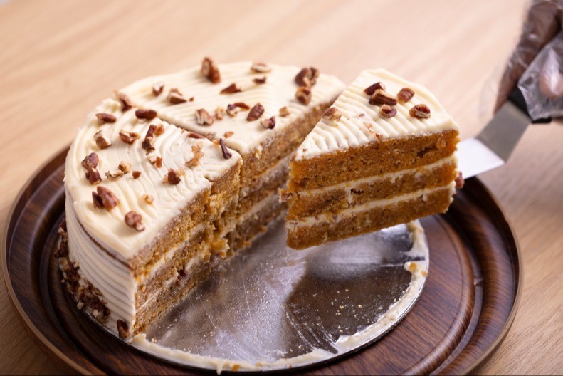 ZDRAVI KOLAČ SA ŠARGAREPOM PRAVI SE MALTENE SAM A razvaljuje ukusom 