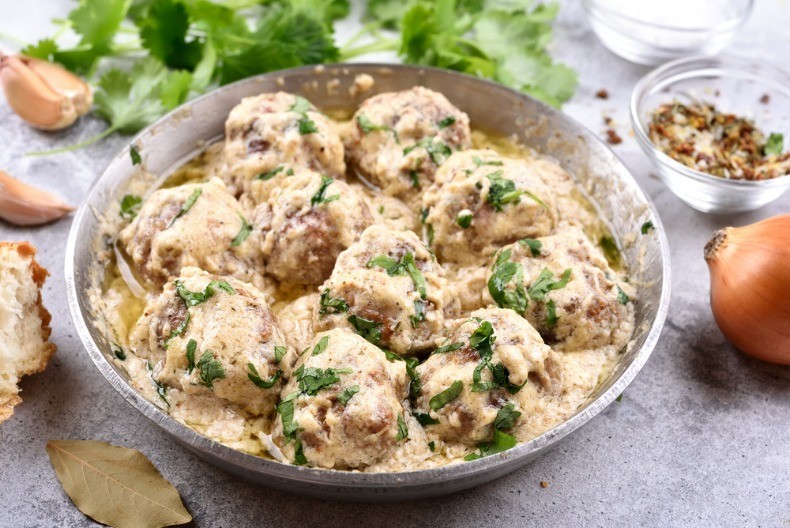 ĆUFTE U BELOM SOSU NIKO NE ODBIJA Ručak sa kojim ne možete da pogrešite