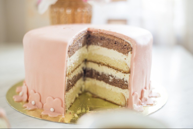 PESAK TORTA ZA SRPSKU NOVU GODINU Pravi se maltene sama, a topi se u ustima