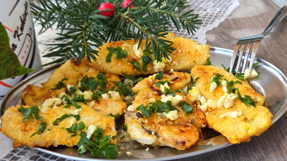 SOČNE ŠNICLE SA SUSAMOM I BELIM LUKOM Neće im odoleti ni najveći gurmani