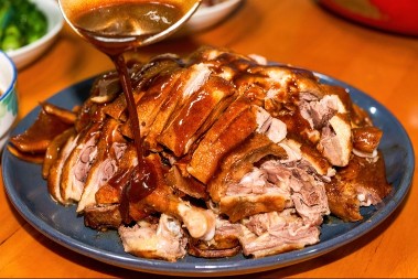 SLASNO PEČENJE ZA SVETOG JOVANA Ove dve namirnice mu daju savršen ukus