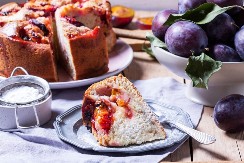 BRZI KOLAČ SA ŠLJIVAMA PRAVI SE MALTENE SAM A poći će vam voda na usta 