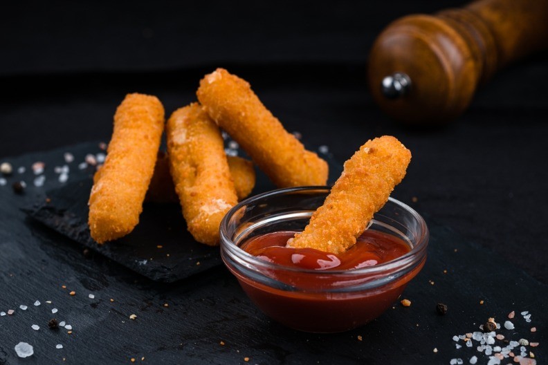 PANIRANI PILEĆI ŠTAPIĆI SUPER IDU UZ POMFRIT U isto vreme i mekani i hrskavi