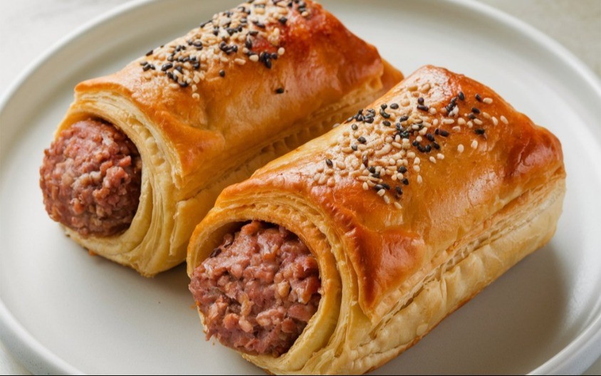 NEODOLJIVE ROLNICE SA MLEVENIM MESOM Hrskave spolja, a sočne i pune ukusa iznutra