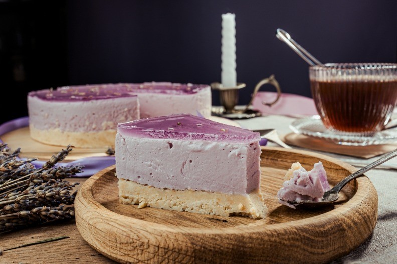 ČIZKEJK SA LAVANDOM ZA PRAVE SLADOKUSCE Kremast, lagan i topi se u ustima