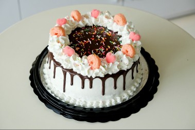 CRNO BELA TORTA ZA DEČIJE ROĐENDANE Ko je jednom proba stalno joj se vraća