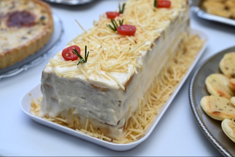 SLANA TORTA SA TOST HLEBOM I brza i savršena, a gosti je obožavaju