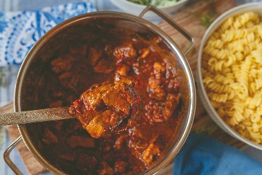 KAFANSKI GULAŠ PO RECEPTU STAROG KUVARA Ovako sočan do sada niste jeli