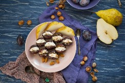 ŠLJIVE PUNJENE KOZIJIM SIROM PO RECEPTU IZ 1393 Jedu se polako, a pamte dugo