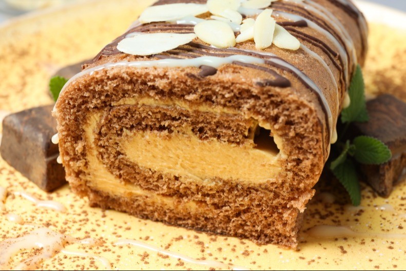 KARAMEL ROLAT KAKVOG NEMA NI U POSLASTIČARNICI Svakim zalogajem miluje nepca