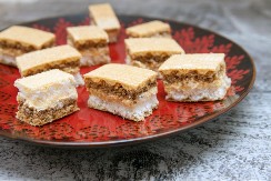 OBLANDA SEDMO NEBO BEZ PEČENJA Jednostavna po formi, a raskošna po ukusu