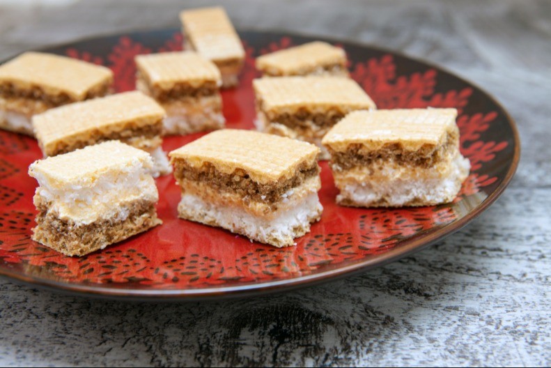 OBLANDA SEDMO NEBO BEZ PEČENJA Jednostavna po formi, a raskošna po ukusu