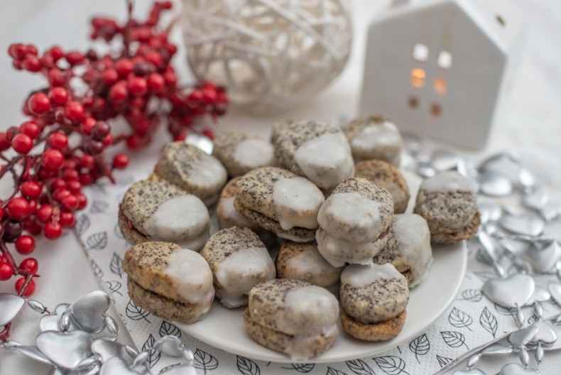 VANILICE SA MAKOM PO RECEPTU STAROG POSLASTIČARA Dokaz da posno može da bude raskošno